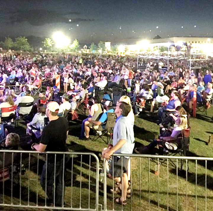 sara crowd720